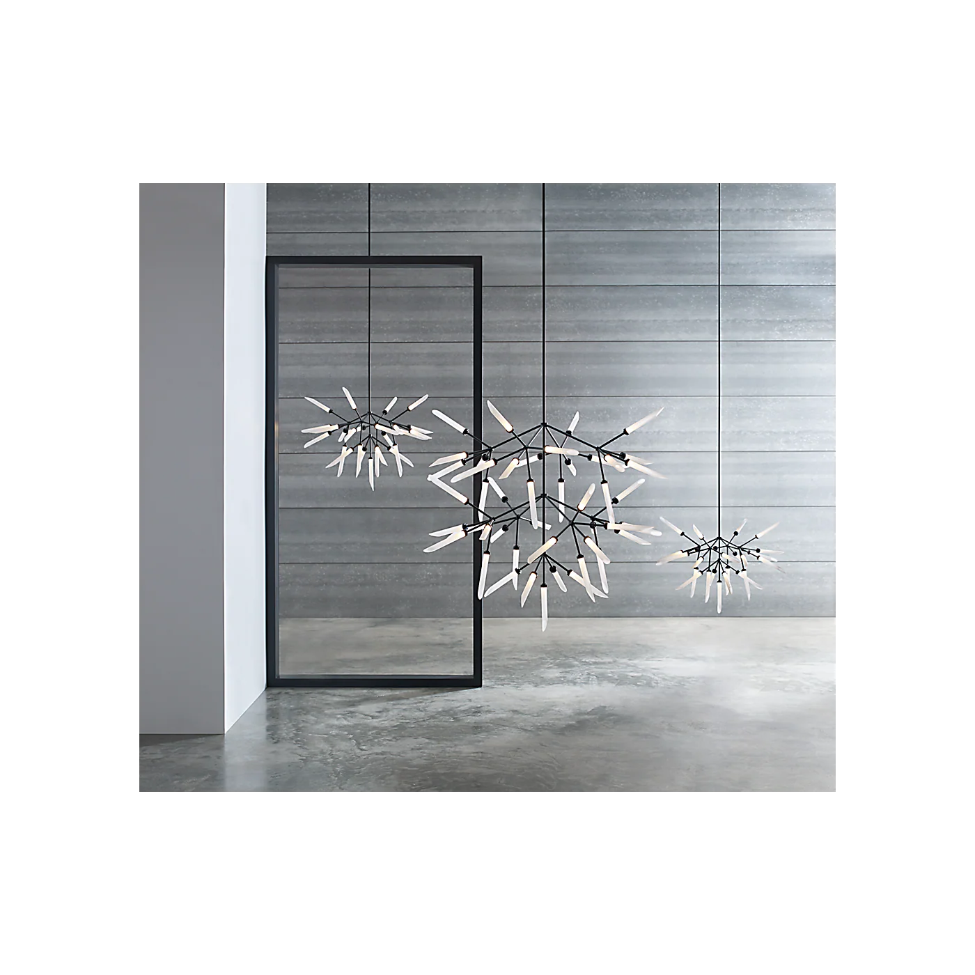 Spur Grande Chandelier - Image 3