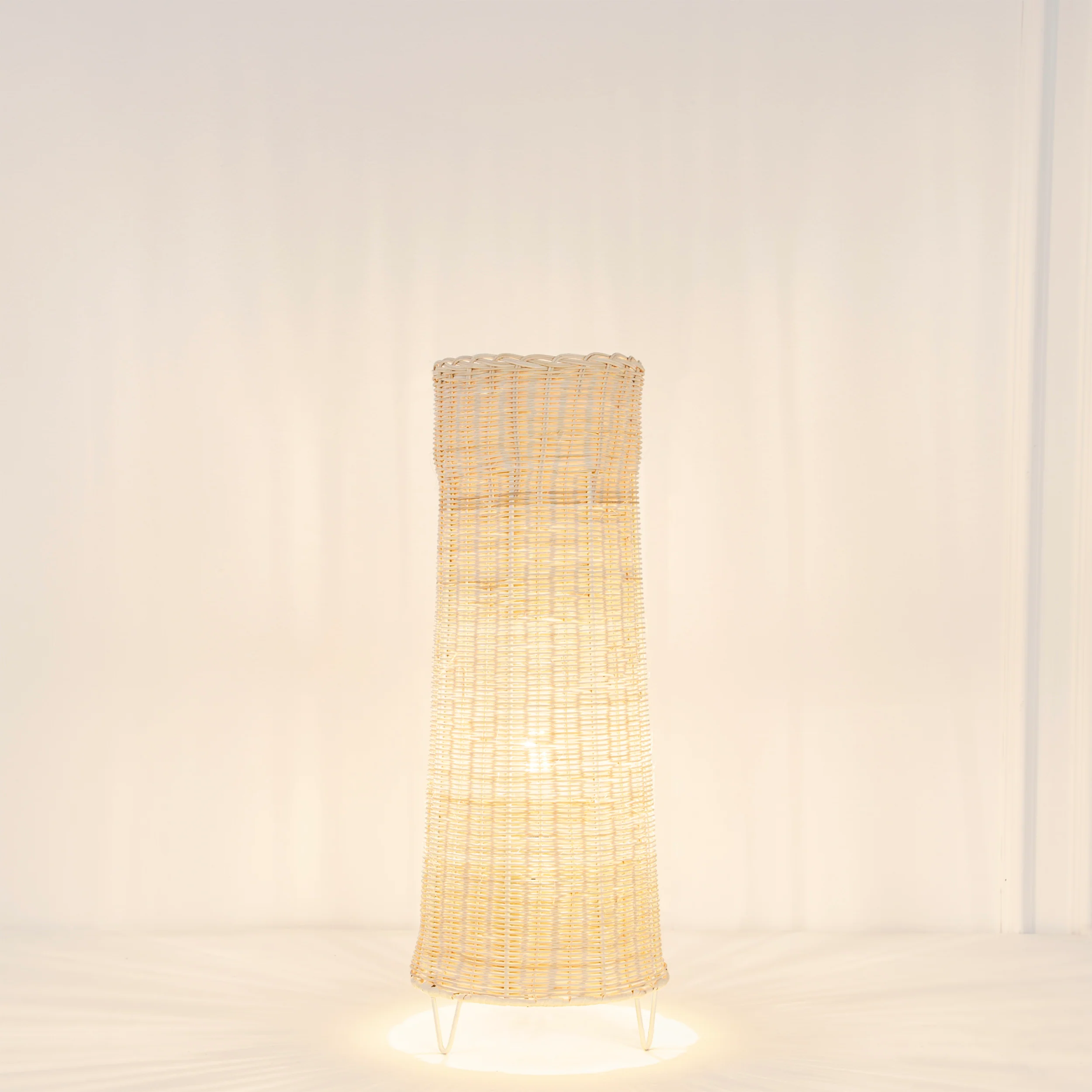اباجورة ارضية 20×60سم - TBS848 - Image 1