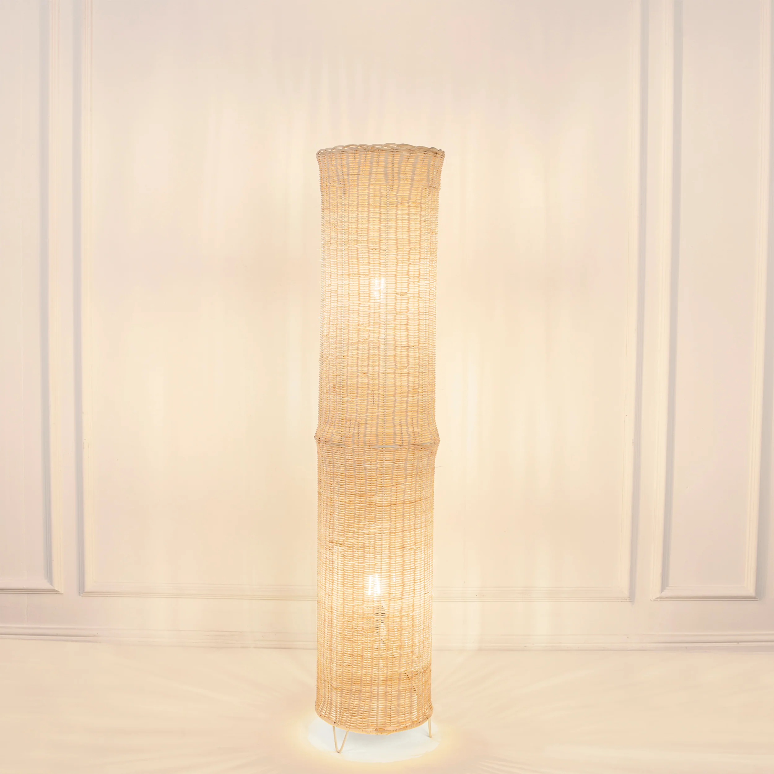 اباجورة ارضية 20×100سم - TBS855 - Image 1