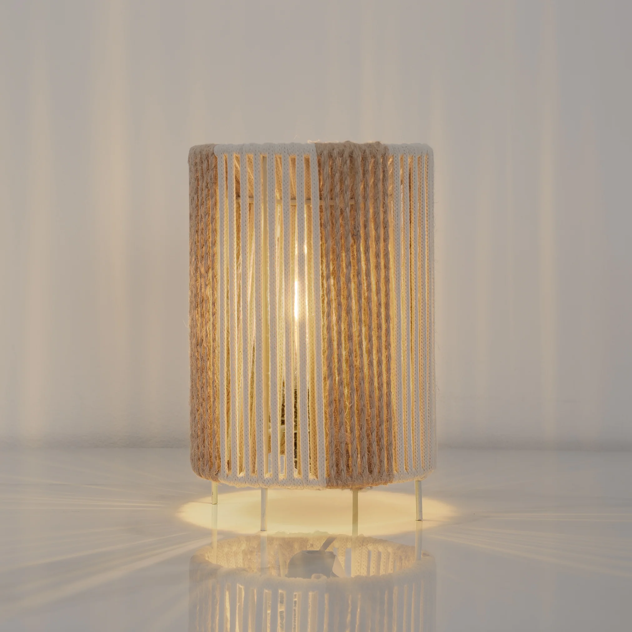 اباجورة ارضية 15×15سم - TBS1243 - Image 1