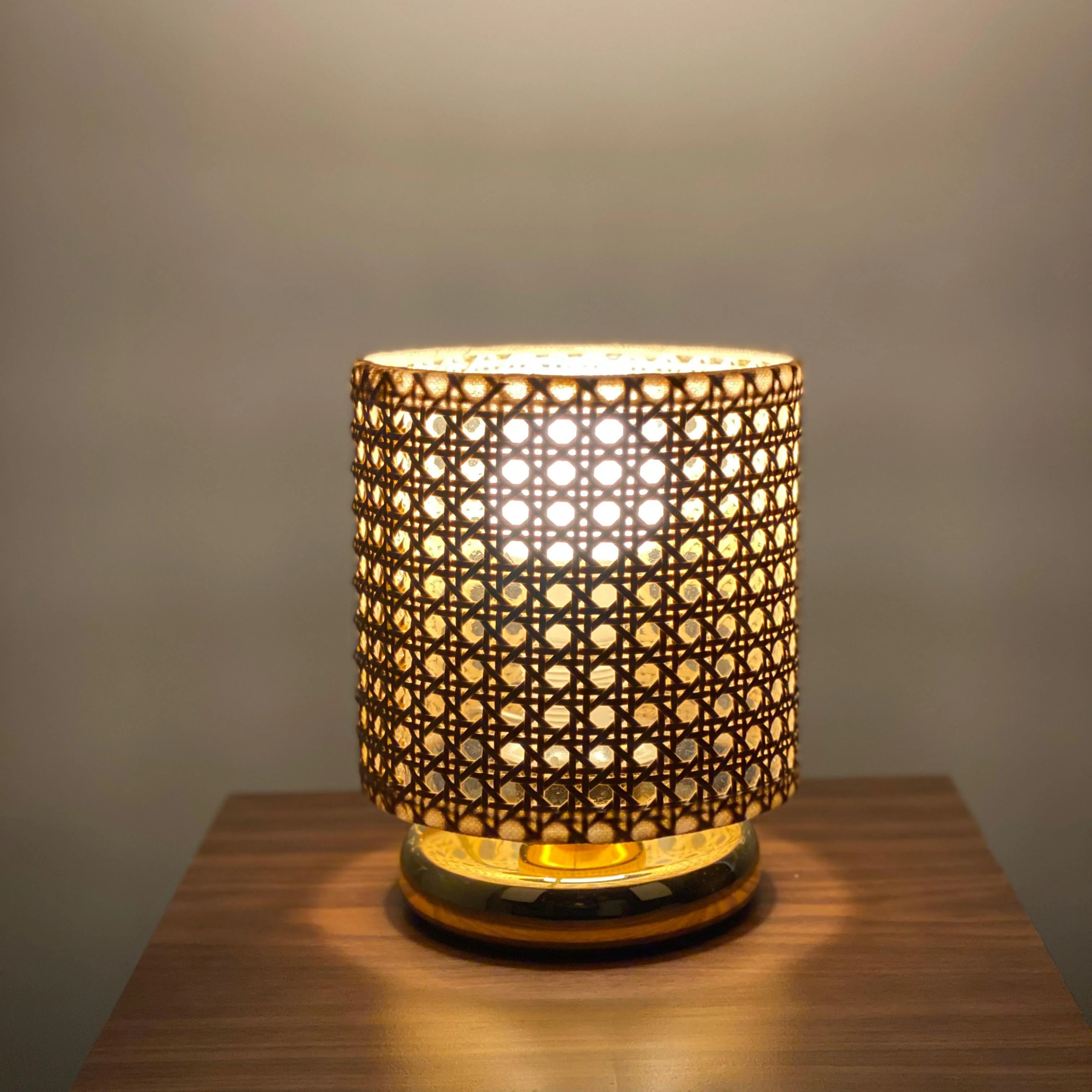 اباجورة ترابيزة 18×15سم - TBS1087 - Image 1