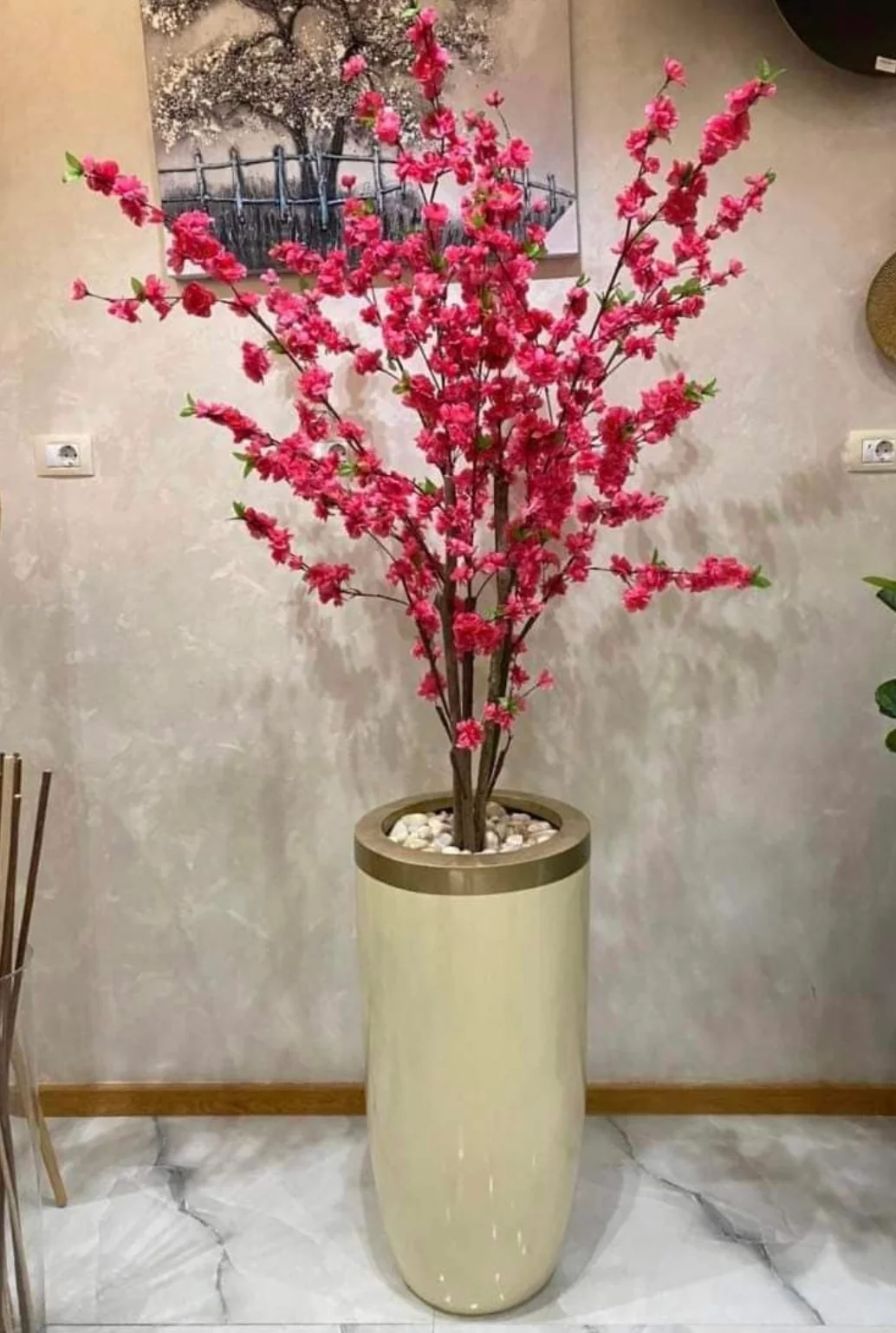 إناء زرع مع شجرة مشمش  - FL106 - Image 1