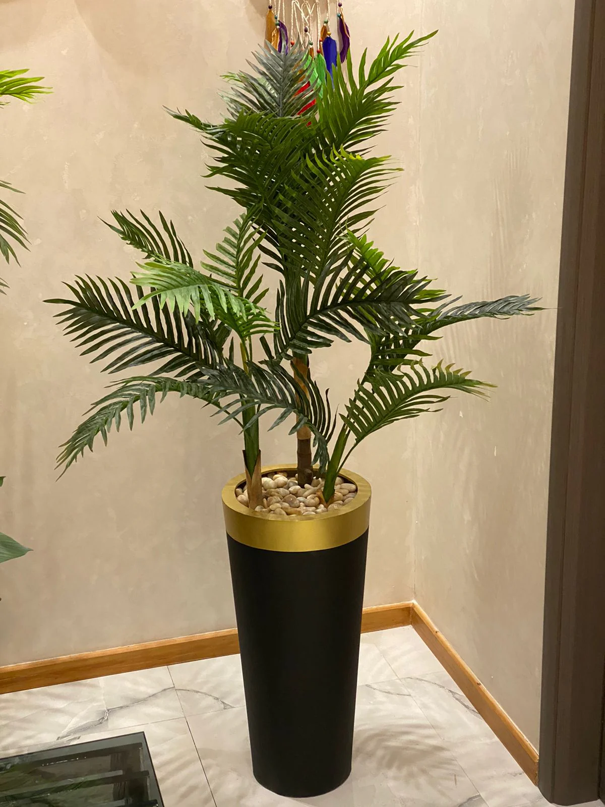 إناء زرع مع شجرة أريكا - FL97 - Image 1
