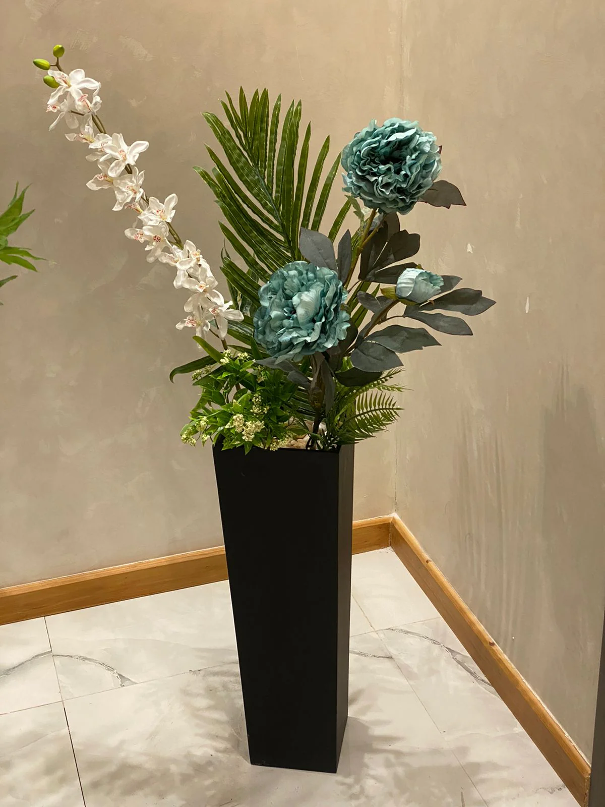 إناء زرع مع بوكيه ورد  - FL100 - Image 1
