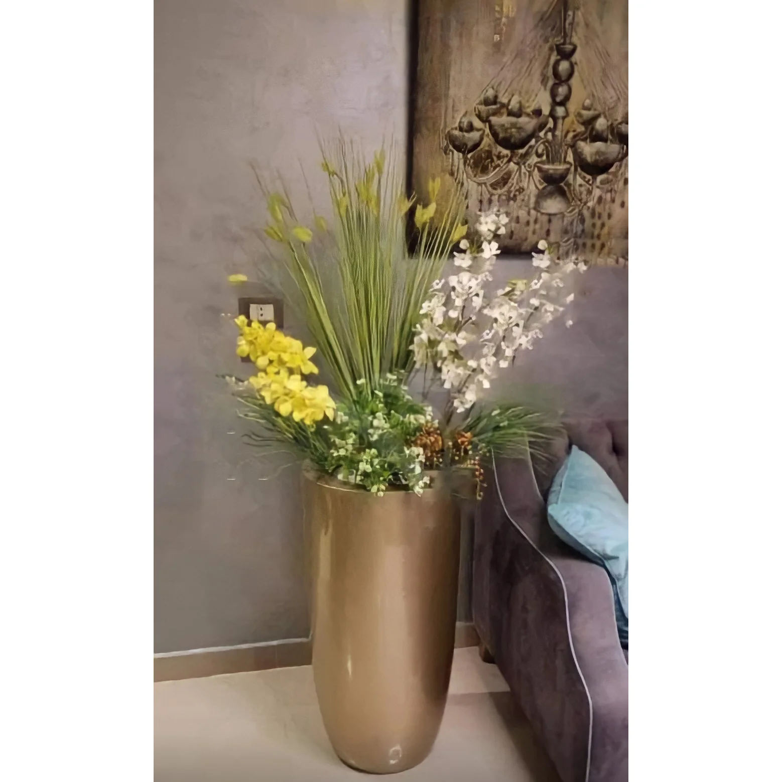 إناء زرع ذهبي مع بوكيه ورد أوركيد  - FL117 - Image 1