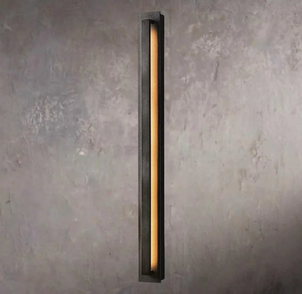 Peraltas Classic Wall Sconce - Image 1